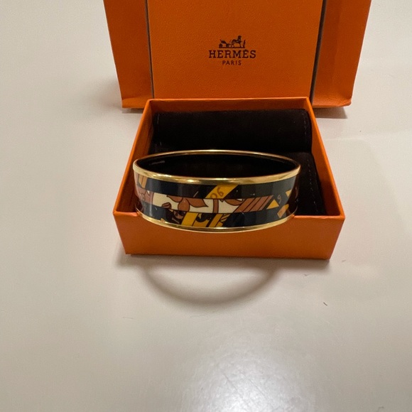 Hermès large astrologie nouvelle bracelet. EUC. Box, receipt bag and pouch - Picture 3 of 15
